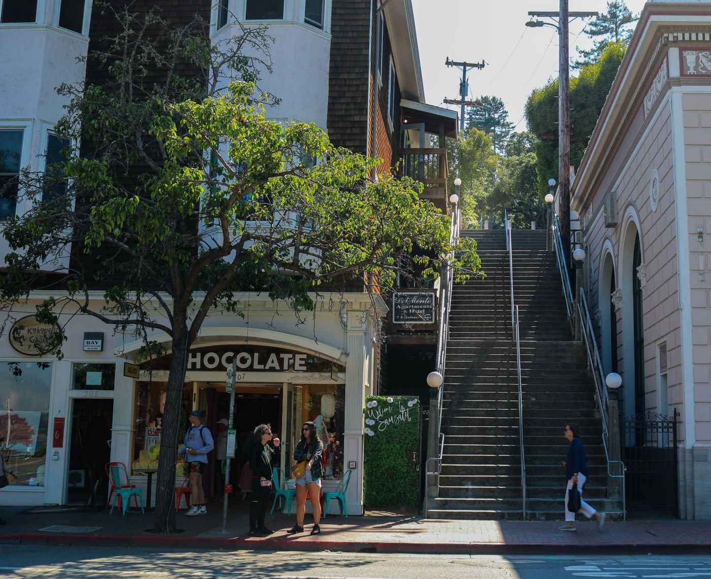 A row of small shops along a Sausalito hillside staircase